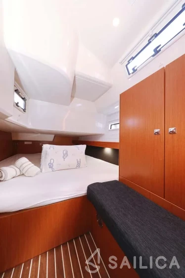 Bavaria 41 Cruiser - Yacht Charter Sailica