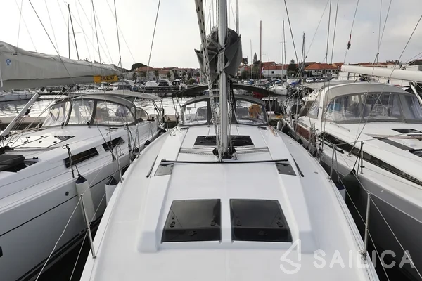 Hanse 455 - Yacht Charter Sailica