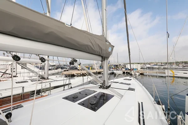 Hanse 455 - Yacht Charter Sailica