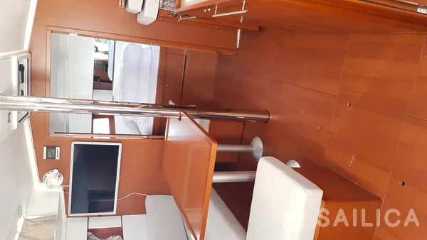 Oceanis 38.1 - Yacht Charter Sailica
