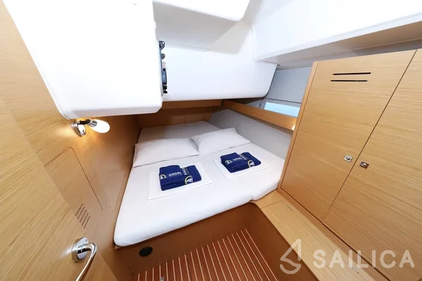 Dufour 460 GL - Yacht Charter Sailica