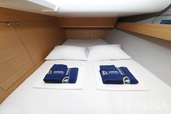 Dufour 460 GL - Yacht Charter Sailica