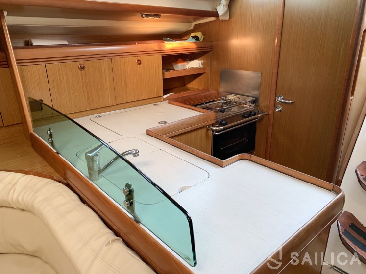 Sun Odyssey 42 i - Yacht Charter Sailica