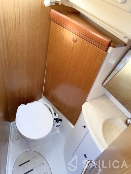 Sun Odyssey 42 i - Yacht Charter Sailica