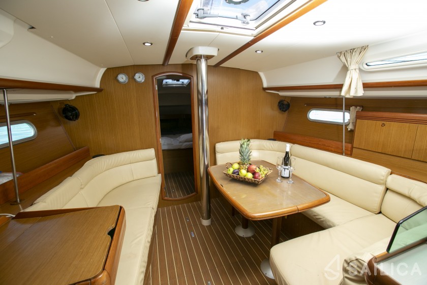 Sun Odyssey 42 i - Yacht Charter Sailica