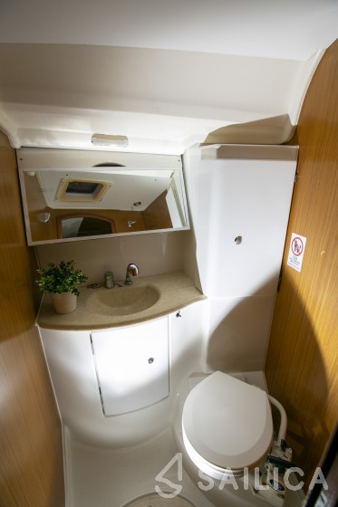 Sun Odyssey 42 i - Yacht Charter Sailica