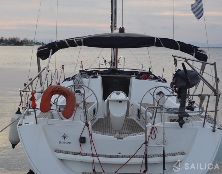 Sun Odyssey 42 i - Yacht Charter Sailica