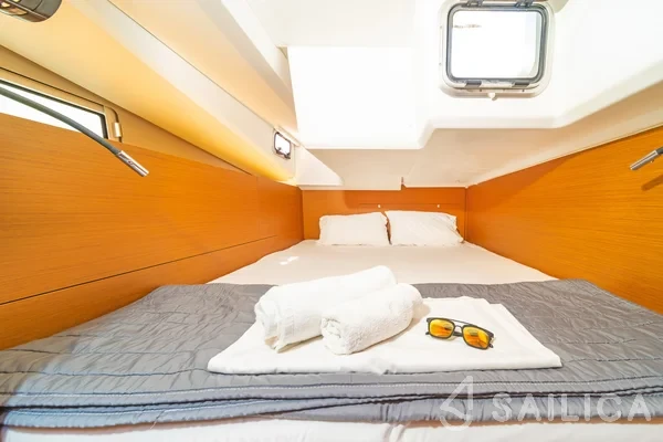 Sun Odyssey 440 - Yacht Charter Sailica