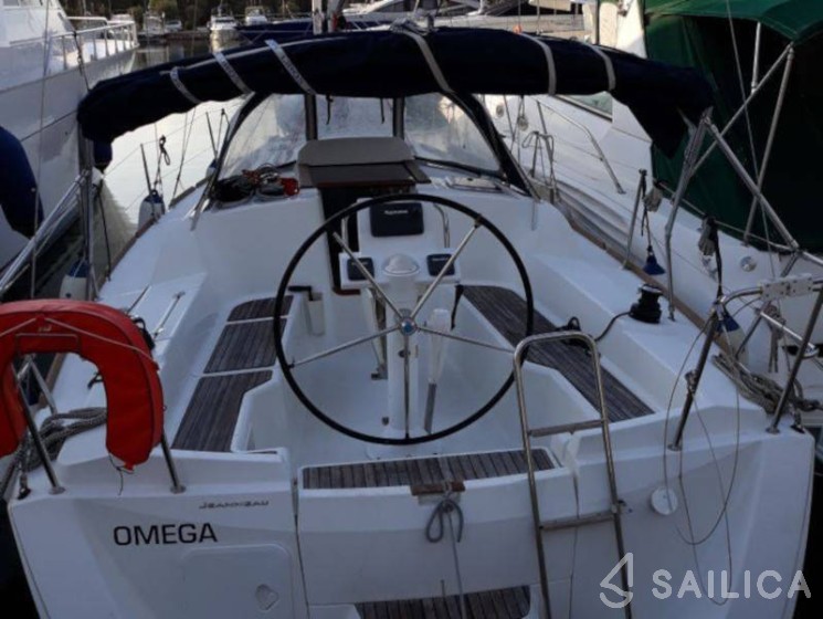 Sun Odyssey 33i - Yacht Charter Sailica