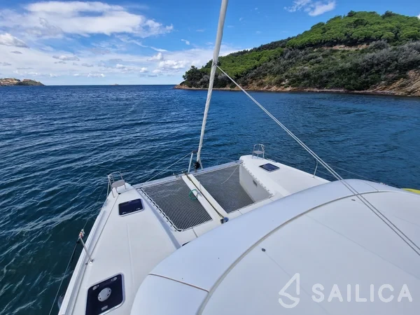 Lagoon 42 - Yacht Charter Sailica