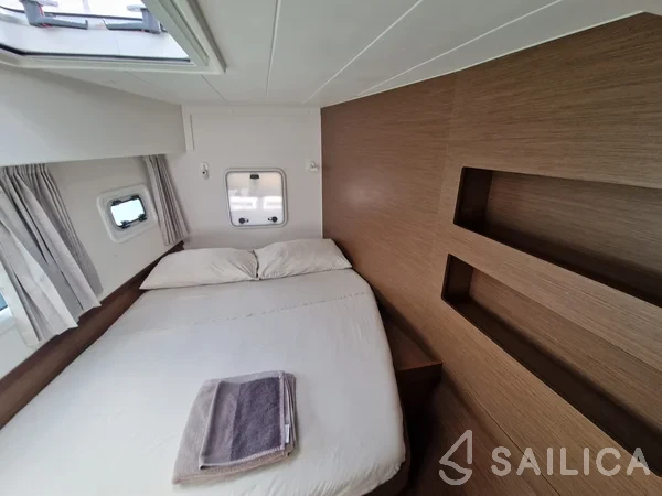 Lagoon 42 - Yacht Charter Sailica