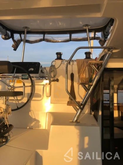 Lagoon 42 - Yacht Charter Sailica