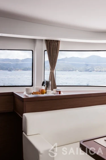 Lagoon 42 - Yacht Charter Sailica