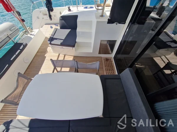 Lagoon 42 - Yacht Charter Sailica