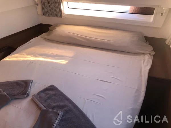 Lagoon 42 - Yacht Charter Sailica