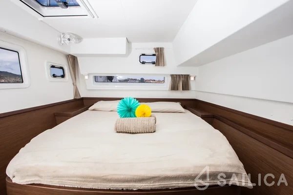 Lagoon 42 - Yacht Charter Sailica