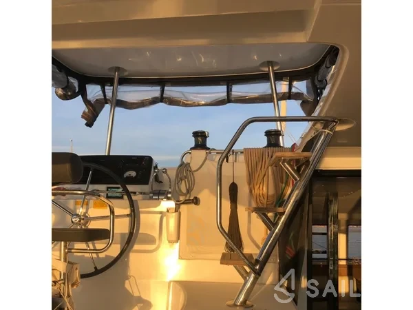 Lagoon 42 - Yacht Charter Sailica