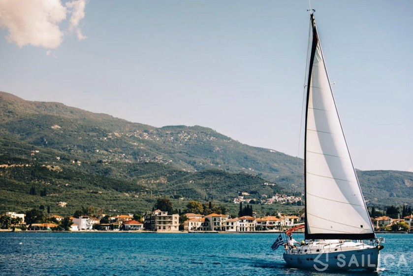 Oceanis 411 Clipper - Yacht Charter Sailica