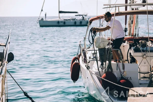 Oceanis 411 Clipper - Yacht Charter Sailica