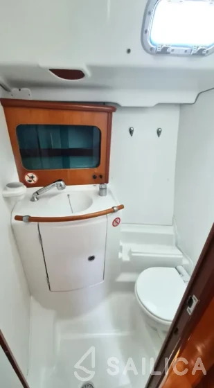 Oceanis 411 Clipper - Yacht Charter Sailica
