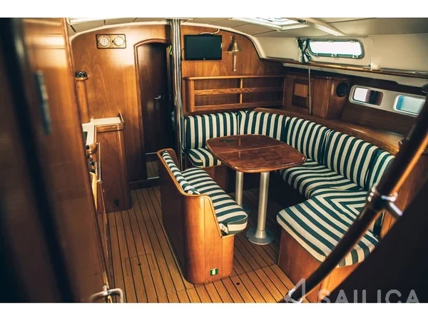 Oceanis 411 Clipper - Yacht Charter Sailica