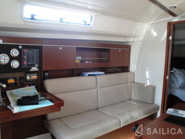 Hanse 385 - Yacht Charter Sailica