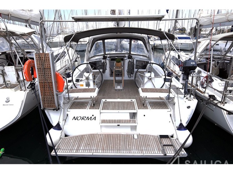 Oceanis 41.1 - Yacht Charter Sailica