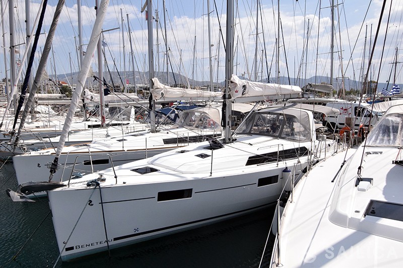 Oceanis 41.1 - Yacht Charter Sailica