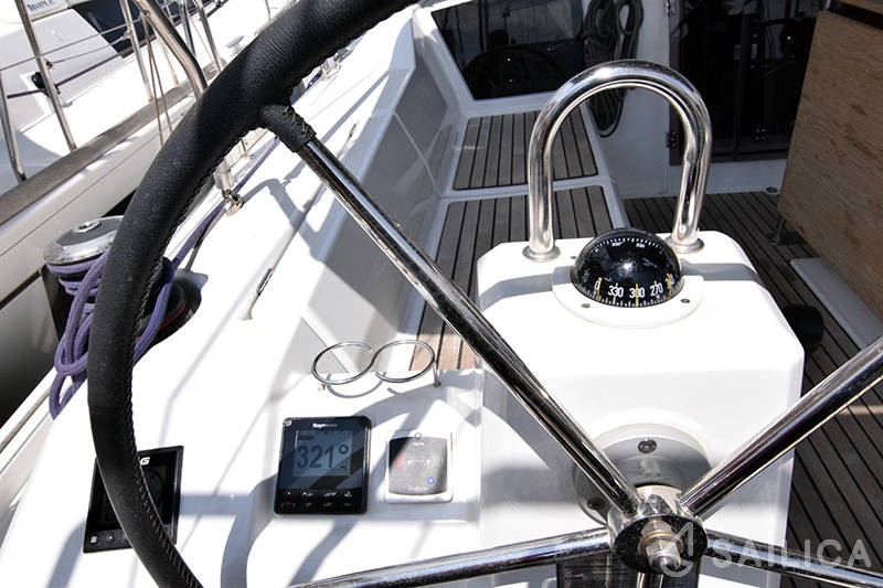 Oceanis 41.1 - Yacht Charter Sailica