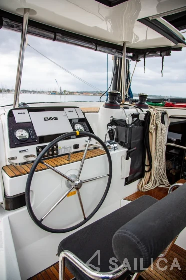 Lagoon 42 - Yacht Charter Sailica