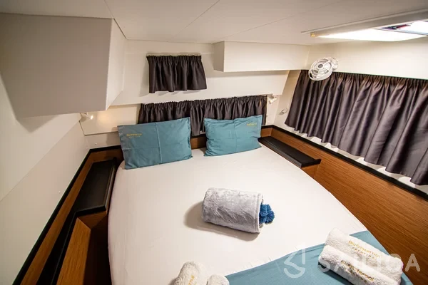 Lagoon 42 - Yacht Charter Sailica