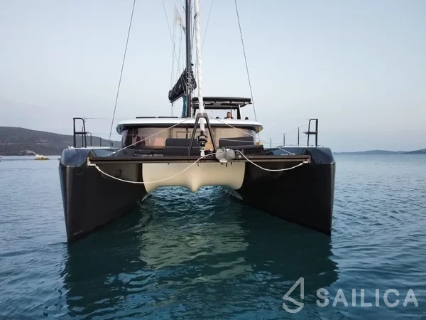 Lagoon 42 - Yacht Charter Sailica