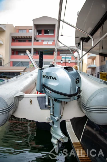 Lagoon 42 - Yacht Charter Sailica