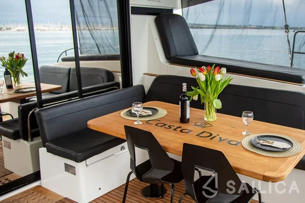 Lagoon 42 - Yacht Charter Sailica