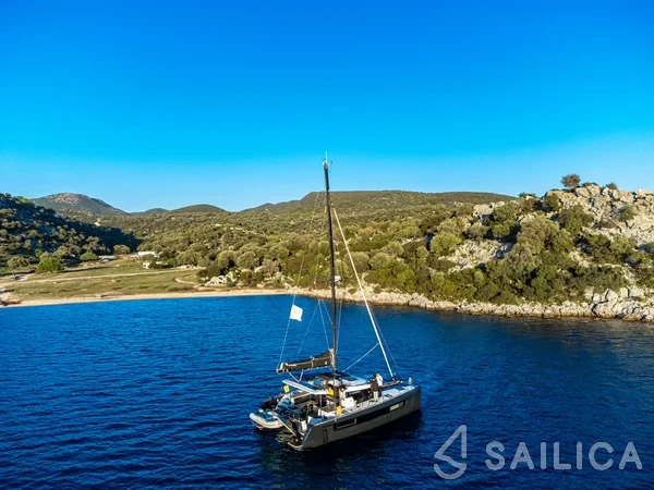 Lagoon 40 - Yacht Charter Sailica