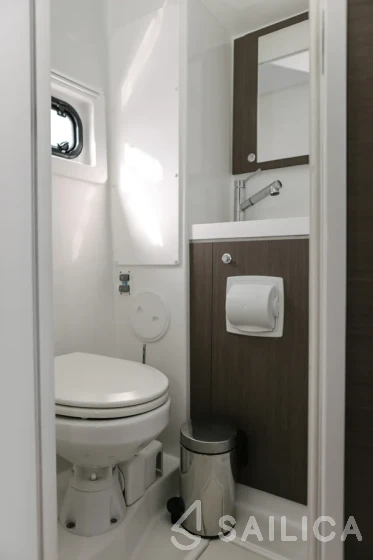 Bali 4.8  - Yacht Charter Sailica