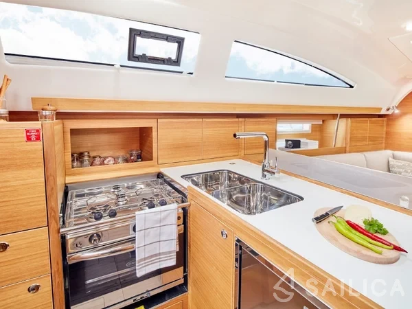 Elan Impression 40.1 - Yacht Charter Sailica