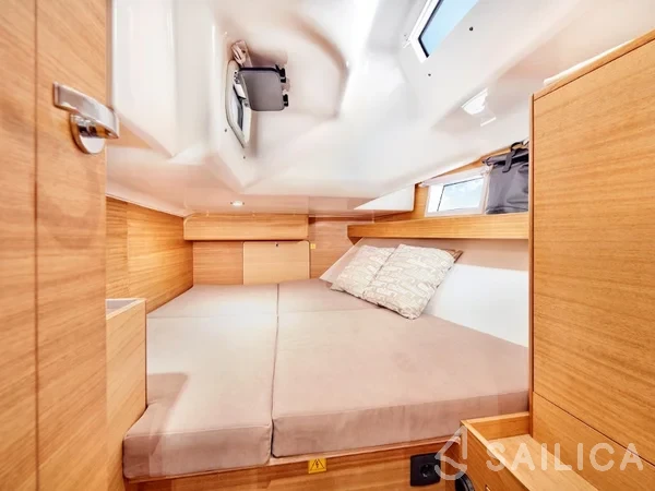 Elan Impression 40.1 - Yacht Charter Sailica