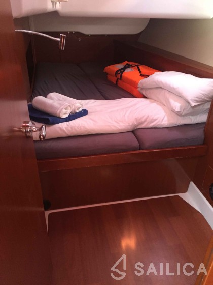 Oceanis 50 Family - Yacht Charter Sailica