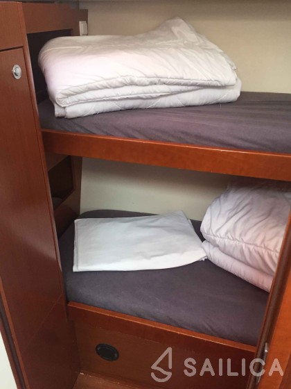 Oceanis 50 Family - Yacht Charter Sailica