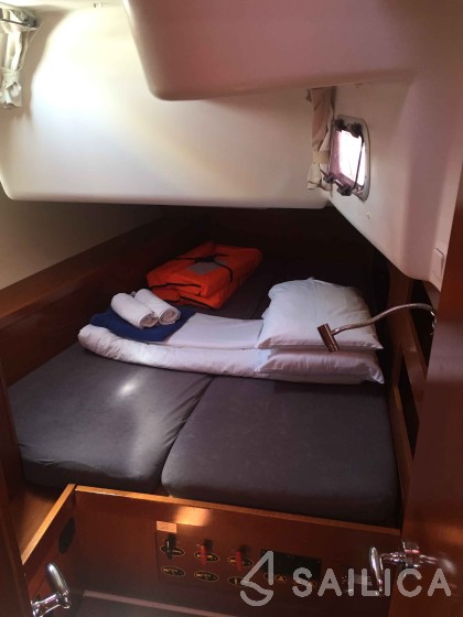 Oceanis 50 Family - Yacht Charter Sailica