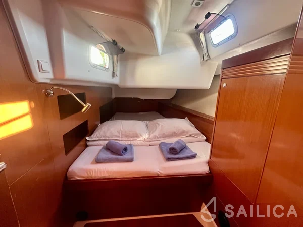 Oceanis 50 Family - Yacht Charter Sailica