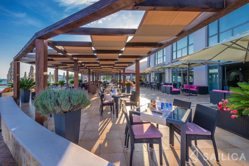 Oceanis 50 Family - Yacht Charter Sailica