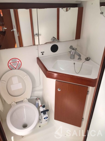 Oceanis 50 Family - Yacht Charter Sailica