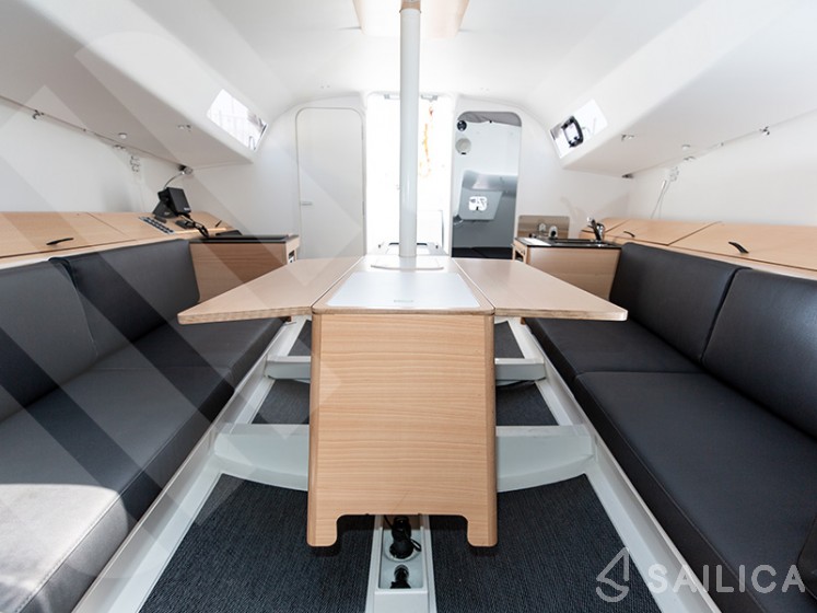 Pogo 30 - Yacht Charter Sailica