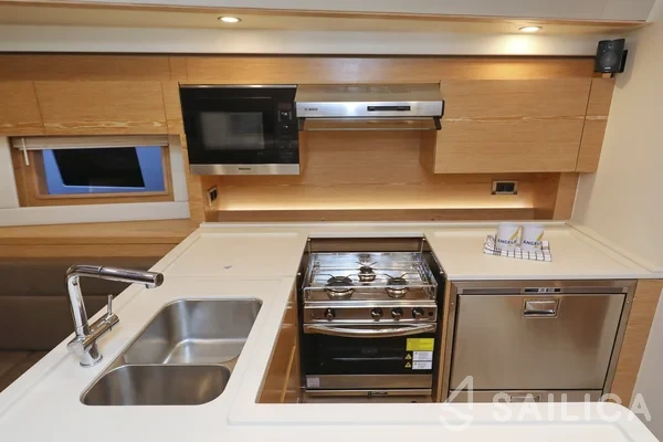 Hanse 588 - Yacht Charter Sailica