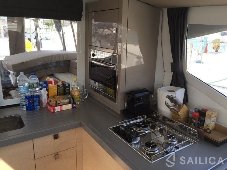 Lucia 40 - Yacht Charter Sailica