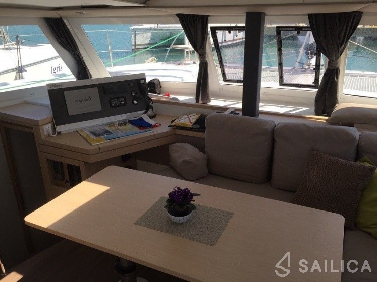 Lucia 40 - Yacht Charter Sailica