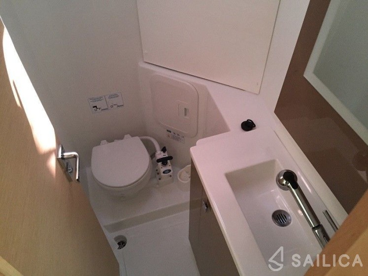 Lucia 40 - Yacht Charter Sailica