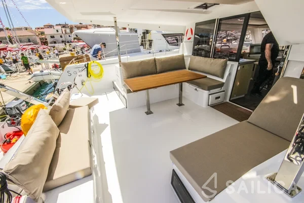 Lucia 40 - Yacht Charter Sailica